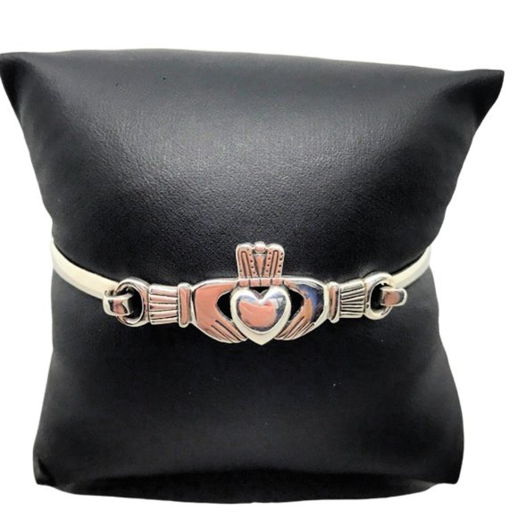 NWT- Sterling Silver (925) Claddagh Bangle - Picture 4 of 9